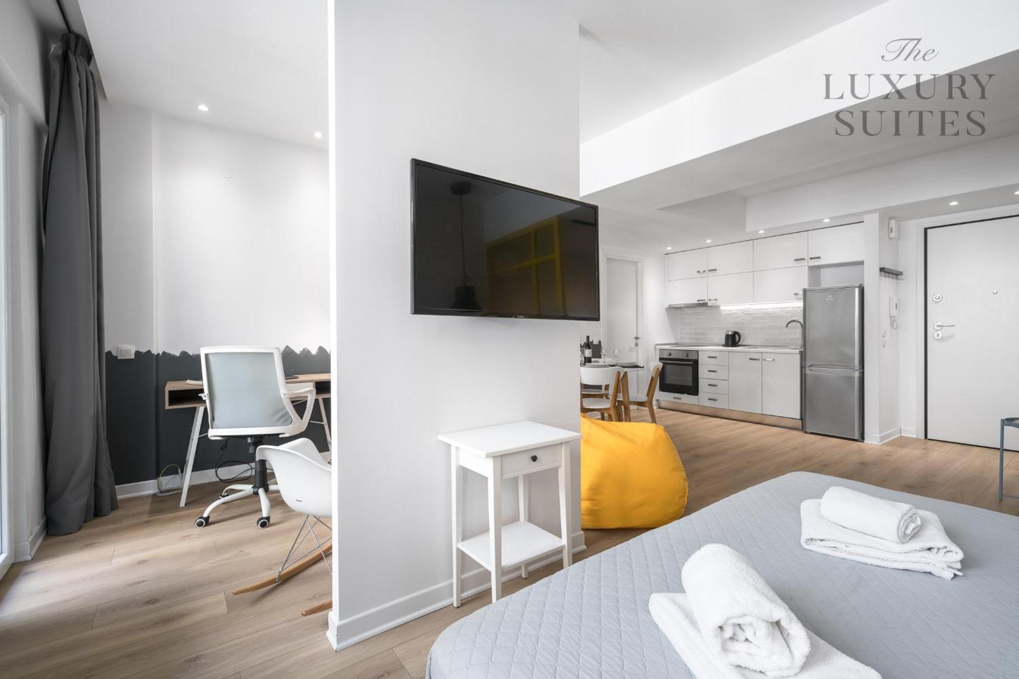 Nyma White Apartments, The Luxury Suites Солун Екстериор снимка