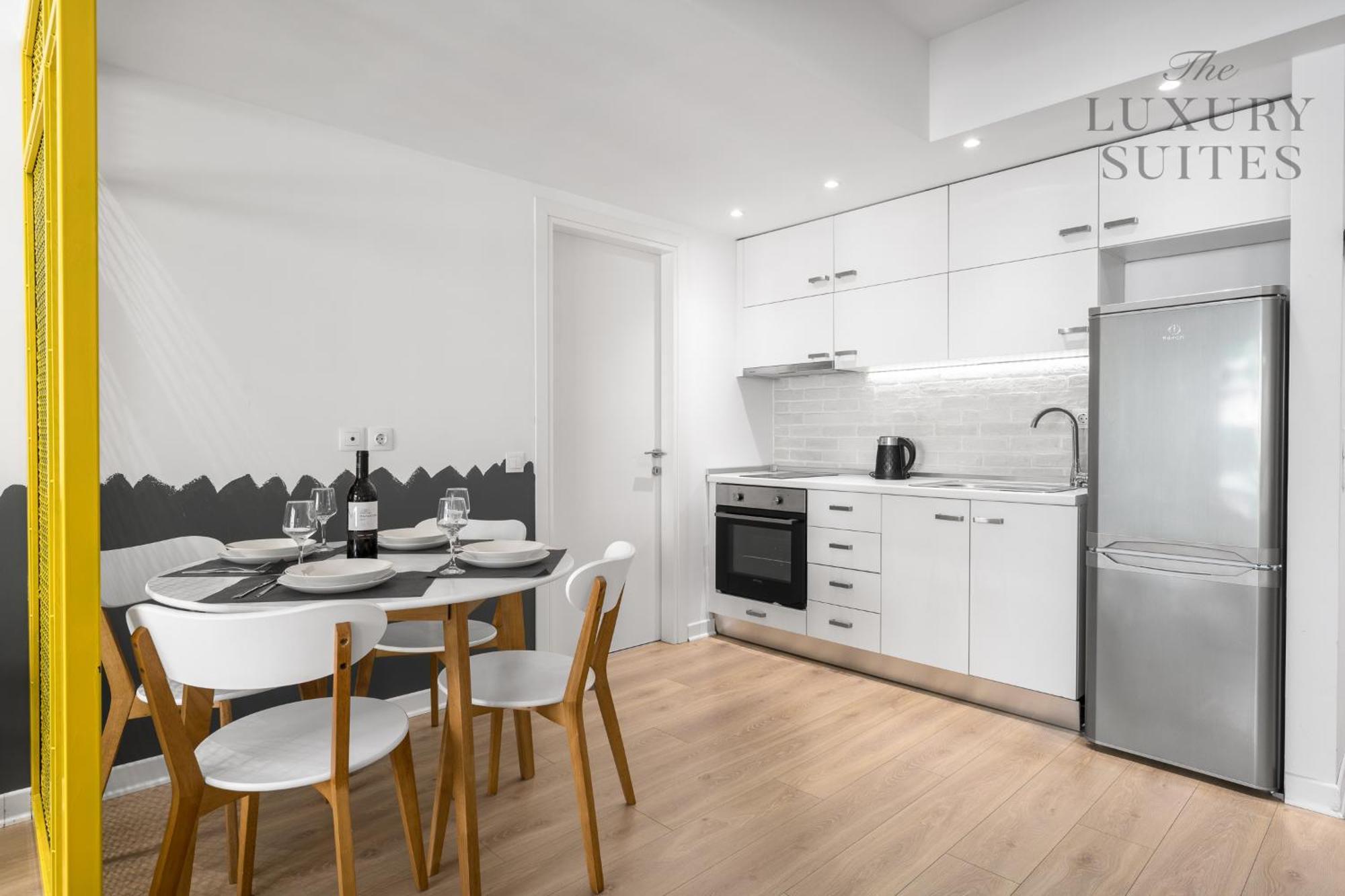 Nyma White Apartments, The Luxury Suites Солун Екстериор снимка