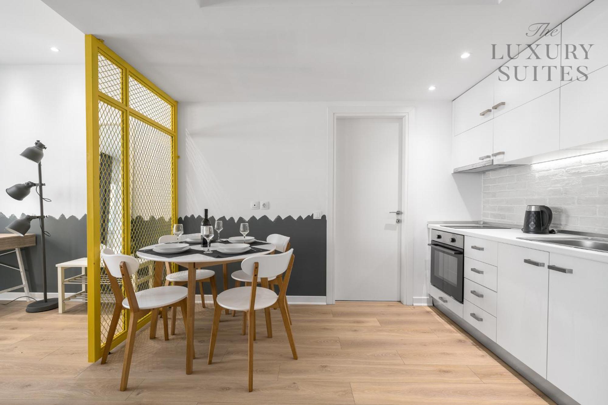 Nyma White Apartments, The Luxury Suites Солун Екстериор снимка